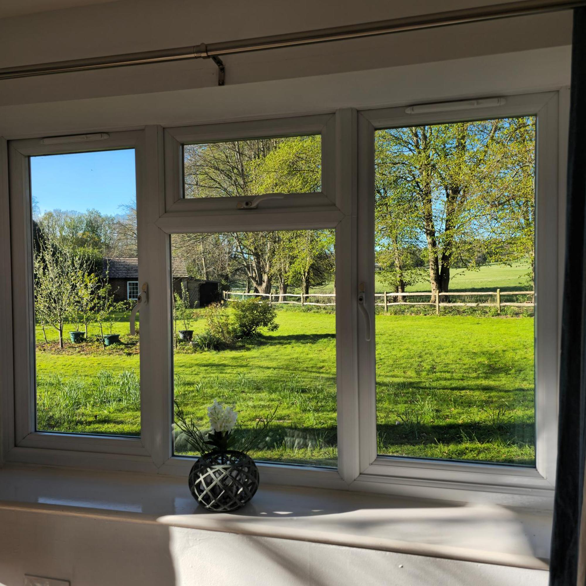 Grandwood House Lodges Chichester Extérieur photo